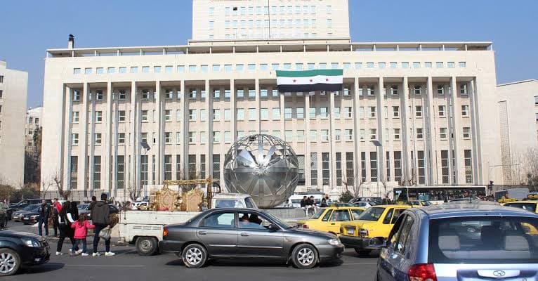بانکی ناوەندیی سووریا رێکاری یاسایی تووند دژی ئاڵوگۆڕکارانی دراو و حەواڵەی بێ مۆڵەت دەستپێدەکات