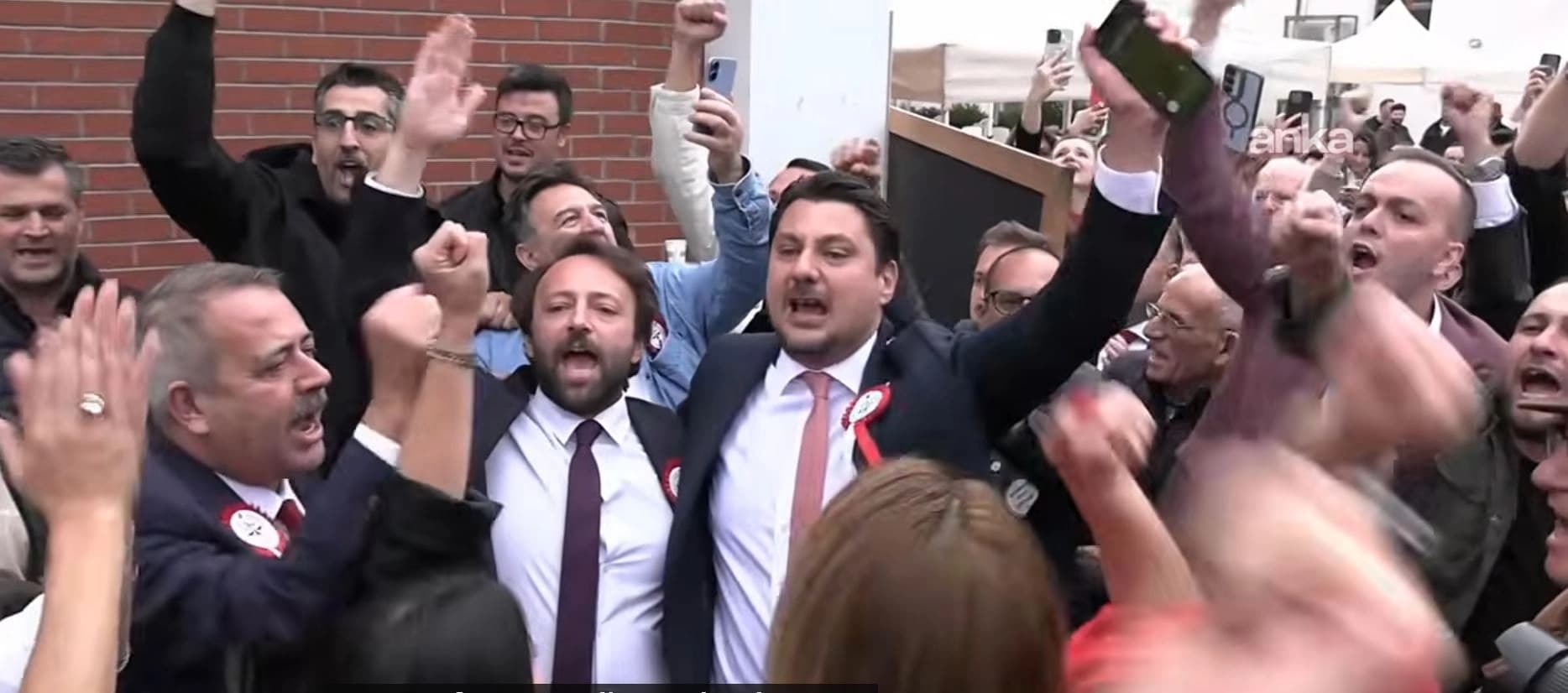 Sırrı Sakık’tan yeni İzmir Barosu yönetimine: Demirtaş’ın tek voltası fırıldak hayatlarınıza bedeldir