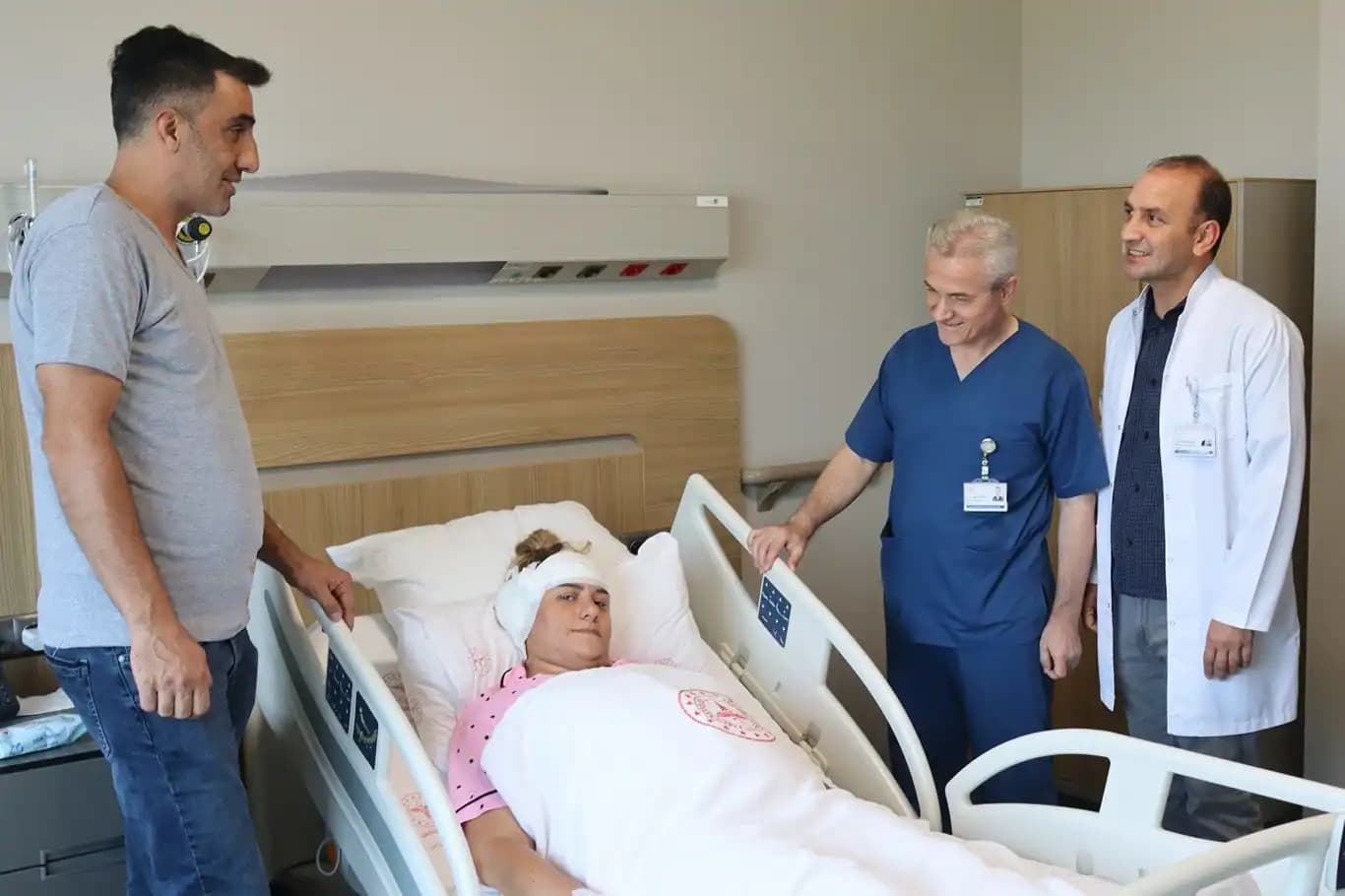 هاووڵاتییەک لە پارێزگای ئیزمیری تورکیا گازی لە گوێی پیاوێک گرت و پارچەیەکی لێکردەوە
