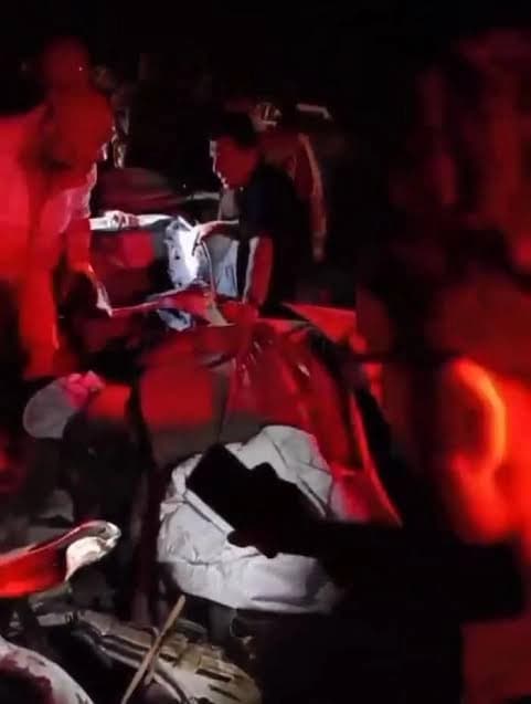 Li ser rêya Mehabad û Bokanê qezaya trafîkê: 2 mirî û 3 birîndar hene