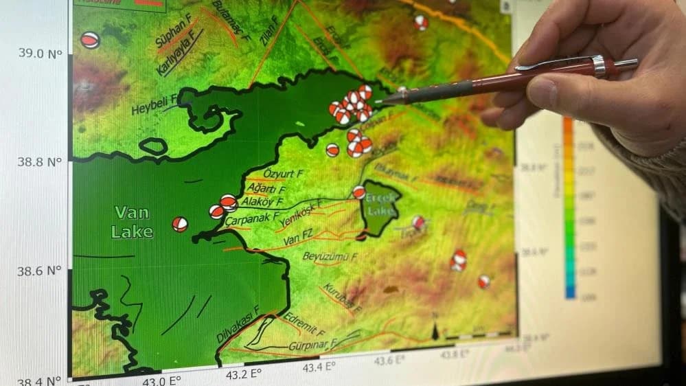 YIKICI DEPREMİN ÜZERİNDEN 15 YIL GEÇTİ- Van'da deprem riski için kritik bölge