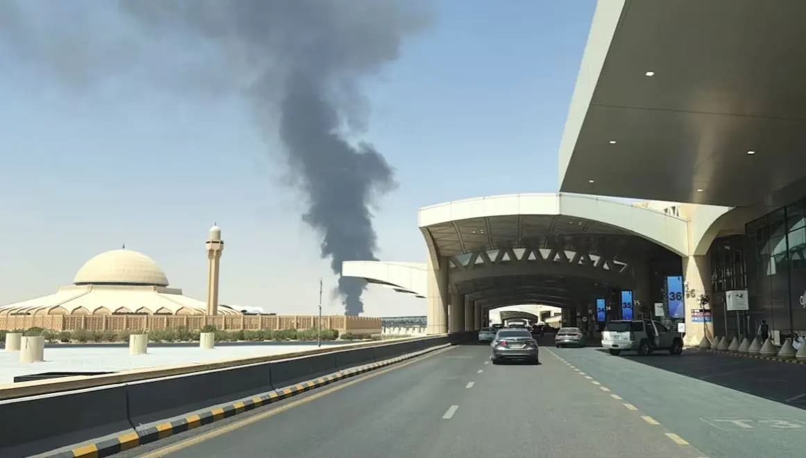 مطار الرياض يستأنف رحلاته بعد إغلاق لأسبوعين