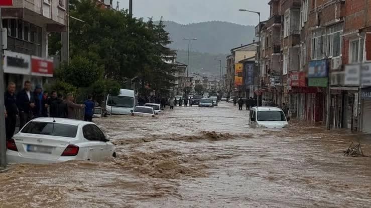 Ji Meteorolojiyê hişyarî: Dê li gelek bajaran lehî rabe
