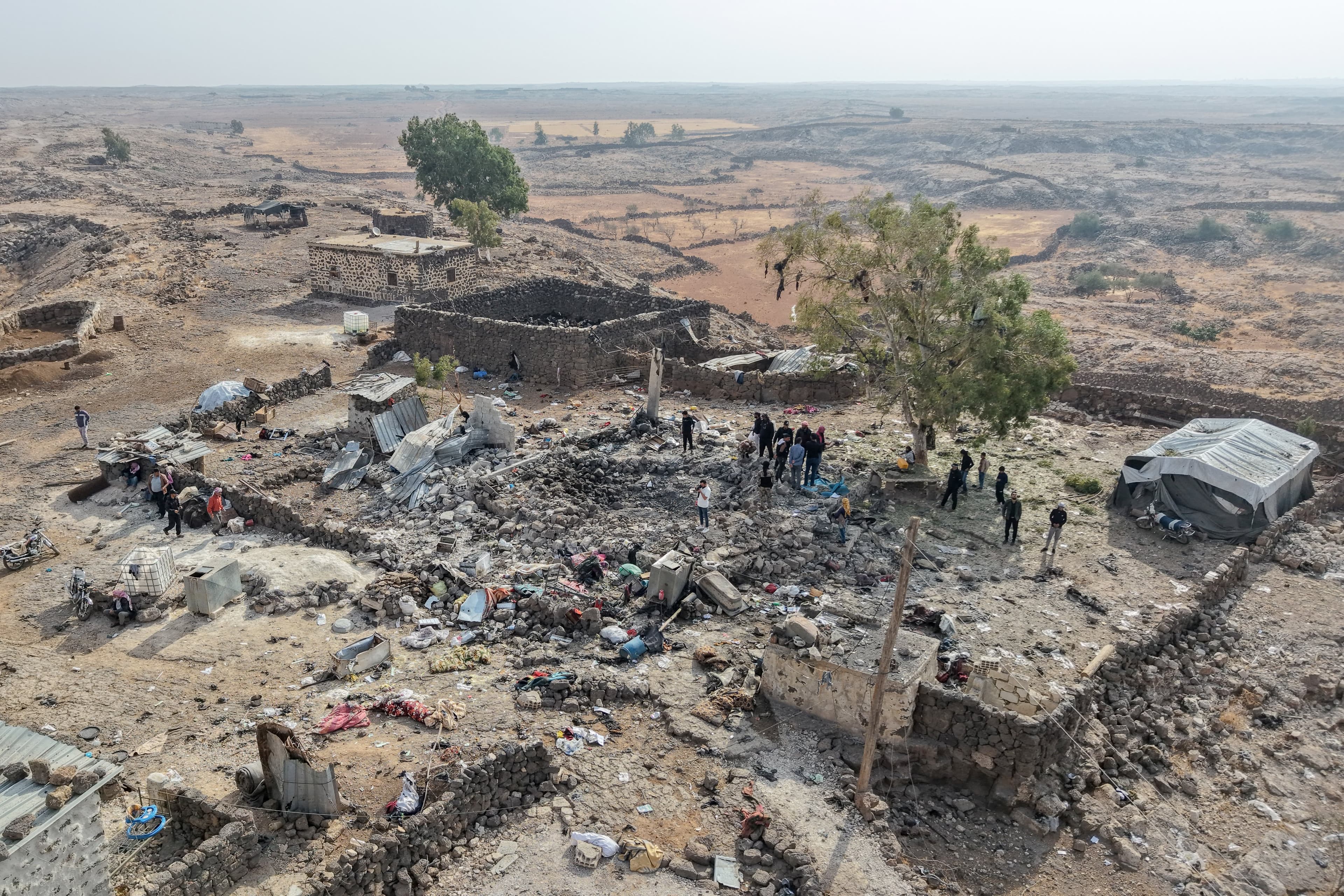 Ürdün savaş uçakları Suriye'yi vurdu: Dera kırsalında ağır tahribat