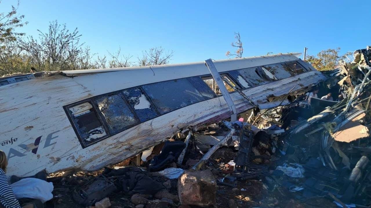 İSPANYA- İki hız treni çarpıştı: Ölü ve yaralılar var