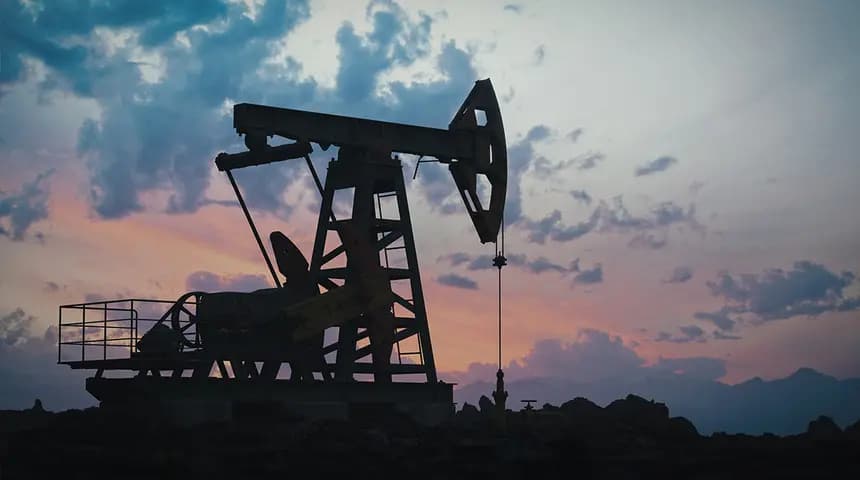 Hürmüz Boğazı'ndaki belirsizlik petrolü 115 doların üzerine taşıdı