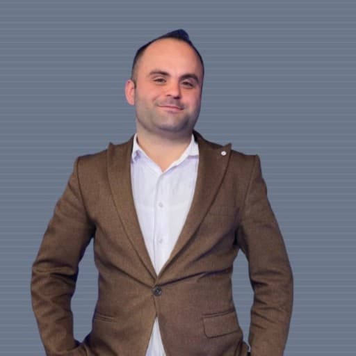 نیاز مستەفا