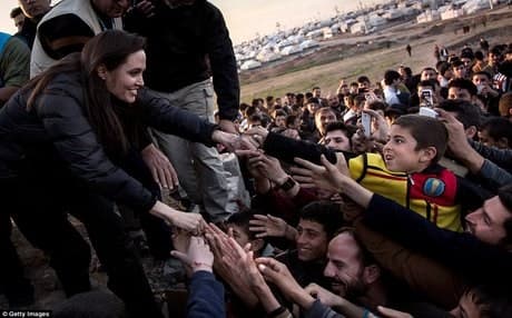 ‘The international community is failing,” Hollywood superstar Angelina Jolie warned after visiting refugees in Kurdistan last month. AFP photo.