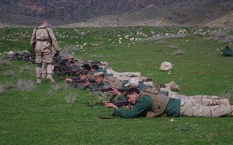 Dutch soldier leads Peshmerga in  rifle practice. Photo by author 