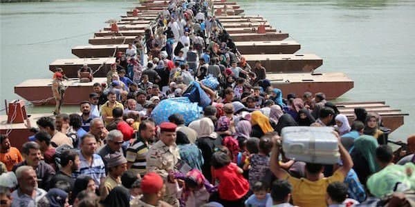  Civilians flee Ramadi hours before the fall of the city to ISIS. AFP photo 