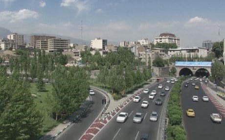درووشمی "مردن بۆ ئەمریکا" لەسەر باڵەخانەکانی تاران رەشدەکرێنەوە