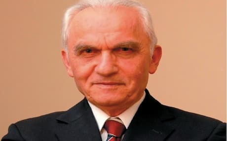 Former Turkish Foreign Minister Yasar Yakis.