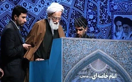 Muhsin Faramarzi (left) was the bodyground of Muhammad Imami Kashani (Center).Photo by Fars News Agency. 
