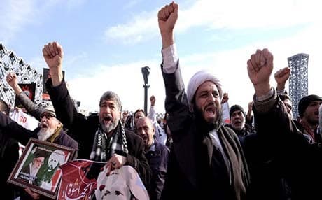 Iranian protesters show anger against the execution of  the Shiite cleric Sheikh Nimr by Riyadh on Saturday. Photo: AP