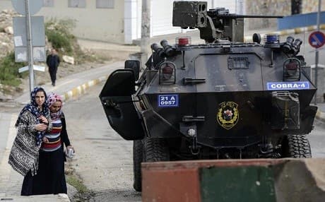   An armored military vehicle in one of Turkey´s Kurdish regions. AFP photo.