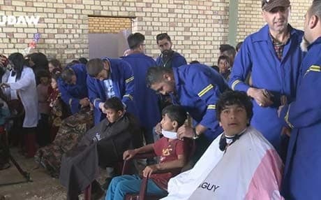 لە رۆژی ڤالانتاین 5 هەزار گوڵ و پارچە پۆشاک بەسەر ئاوارەکاندا دابەشکرا