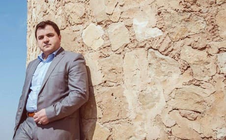 هونەرمەند مەریوان سەفائەددین دەڵێت خۆی بە ستایلێكەوە نابەستێتەوە