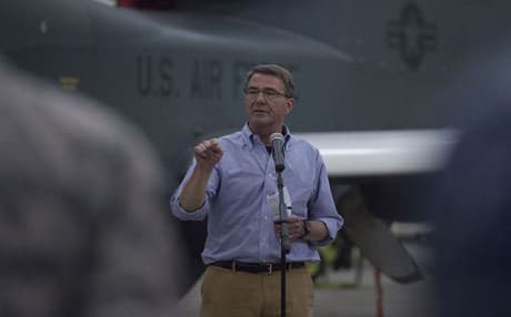 Defense Secretary Ash Carter speaks to US airmen and soldiers at the Al-Dhafra Air Base in the United Arab Emirates. Photo: Department of Defense.