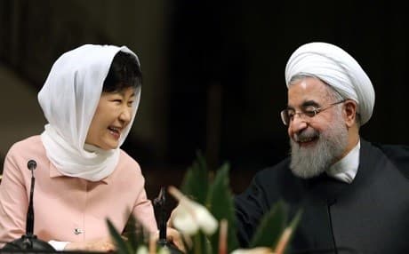 South Korean President Park Geun-hye and Iranian President Hassan Rouhani in Tehran on May 2, 2016. Photo: Ebrahim Noroozi/AP