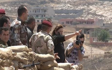 Beriwan Khailany visits Peshmerga on the Bashik front. Rudaw photo.