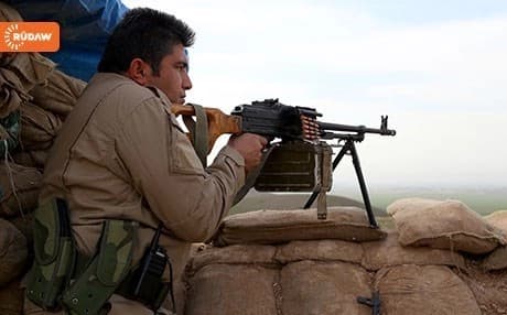 A Peshmerga soldier on the Makhmour front.