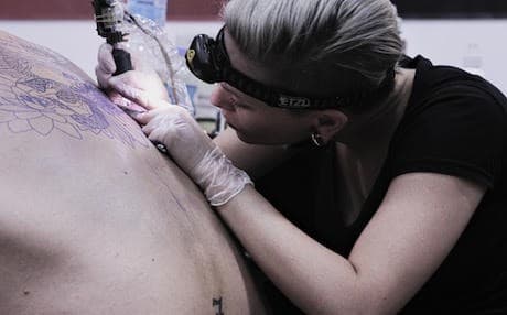 Texan woman leaves her mark in Kurdistan in colorful tattoos