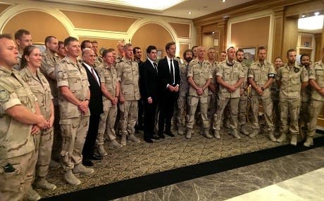 Dutch Prime Minister Mark Rutte and Kurdish PM Nechirvan Barzani with Dutch troops at the Erbil airport. Photo by author 