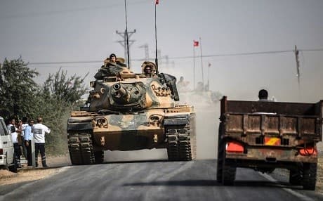 A Turkish tank en route to the Syrian border. AFP photo. 