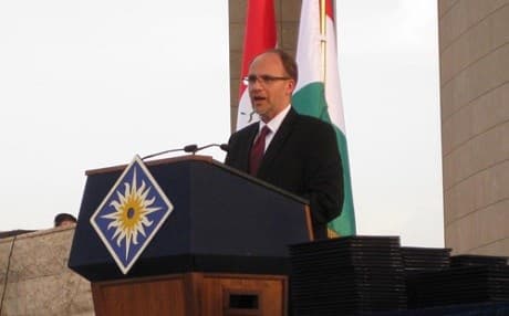 During his earlier position as Chargé d’Affaires, Ambassador Silliman addressed the 2013 graduating class of the American University of Iraq, Sulaimani. Photo: US Consulate Erbil