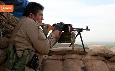 A Peshmerga soldier on the Makhmour front.