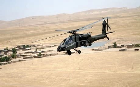 Apache gunship flying near Mosul. US Army photo. 