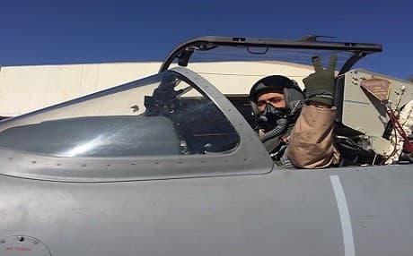 Iraqi F16 pilot at Balad airbase, north of Baghdad, signals victory sign in one of his missions against the Islamci State. Photo: Rudaw