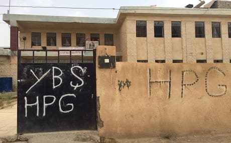 Martyr Khairy school in Khanasoor in Shingal run by Shingal Protections Uits (YBS), implementing the Rojava curriculum in Roman script. The armed groups recruited child soldiers from the school.  Photo: Human Rights Watch