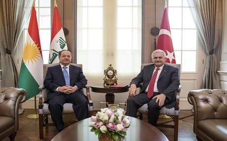 Kurdistan President Masoud Barzani and Turkish Prime Minister Binali Yildirim met on Monday in Ankara with the flags of Kurdistan, Iraq, and Turkey raised in the meeting. Photo: Photo: AFP/Hakan Goktepe/Turkish Prime Minister Office 