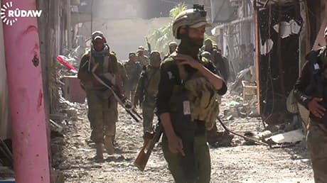 Iraqi forces patrol near the Halab neighborhood in western Mosul. Photo: Rudaw TV