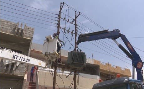 Months of heavy fighting between Iraqi troops and ISIS militants destroyed many power lines and transformers. Photo: Ridaw video