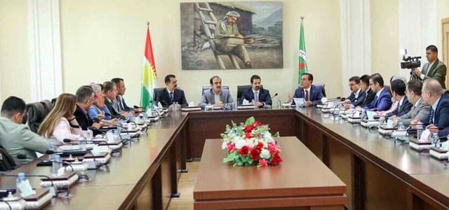 کۆبوونەوەی قوباد تاڵەبانی لەگەڵ ئەندامانی فراکسیۆنی یەکێتیی نیشتمانی کوردستان