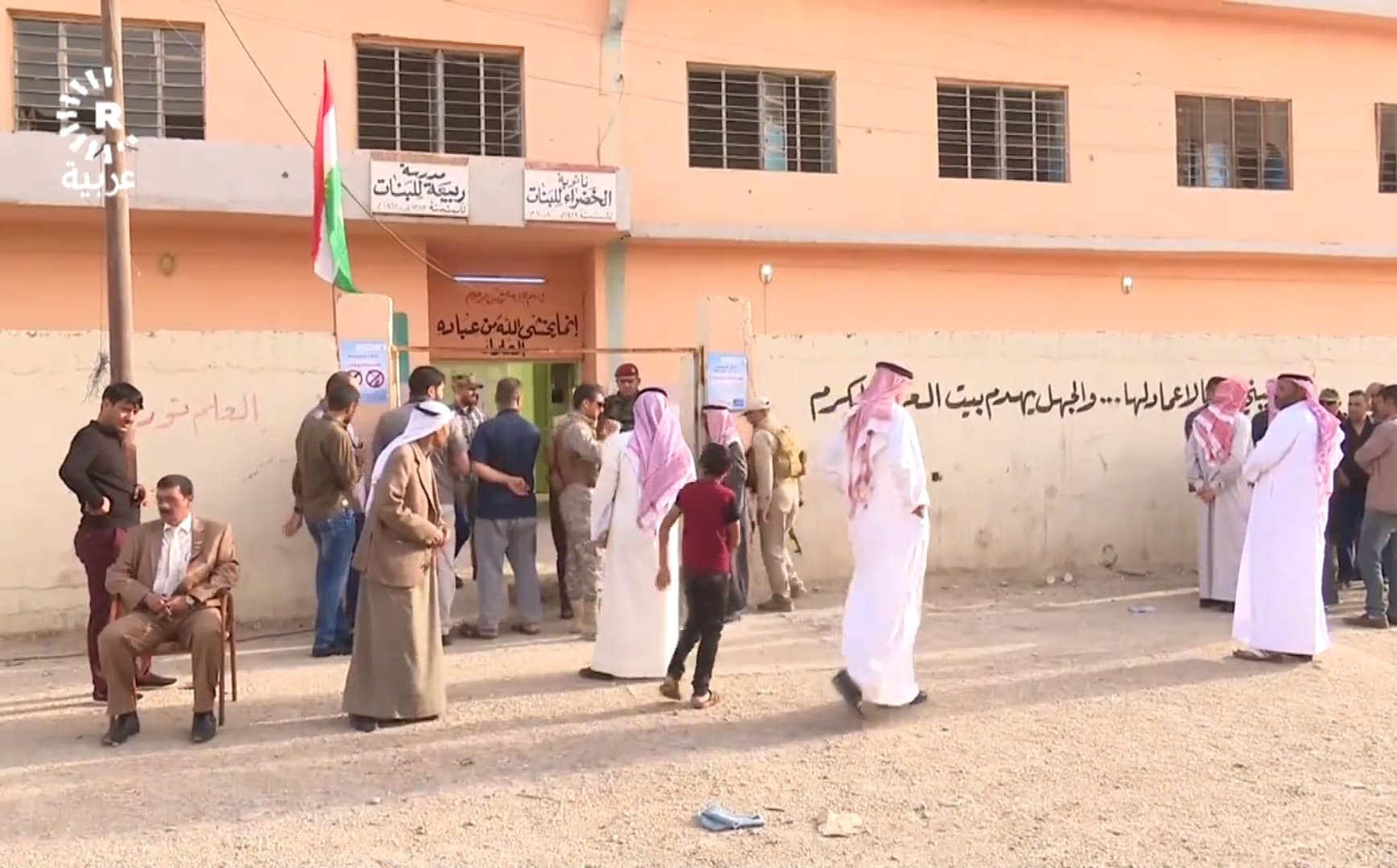 Arabs in the town of Rabia on the Kurdistan-Syria border voting in the September 25 referendum. Photo: Rudaw TV
