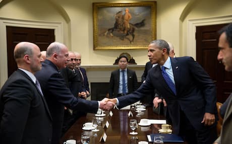 US President Obama (R) shaking hands with Iraqi Parliamentary Speaker Osama al-Nujaifi. Photo: White House