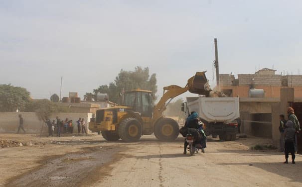 Cleanup operations in Raqqa’s Mashlab neighbourhood. Photo: SDF