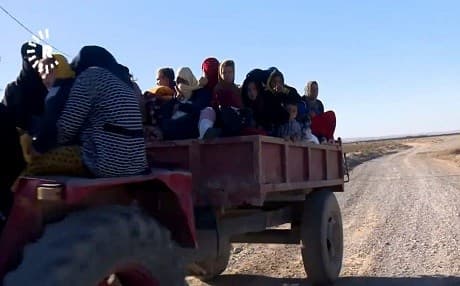 Tens of people, many of whom who were displaced from Tuz Khurmatu on October 16, were forced to flee again to other areas following a bombardment of the Iraqi army and the Hashd al-Shaabi forces against Kurdish villages on December 12, 2017. Photo: Rudaw TV