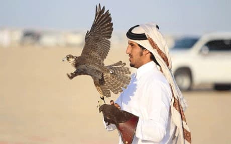 احد الصياديين القادمين من دول الخليج