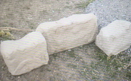 Three bombs which resemble rocks were placed on the route of a major camp of the Iranian Kurdistan Komala party. One of the bombs was defused by bomb disposal teams. Photo: Rudaw