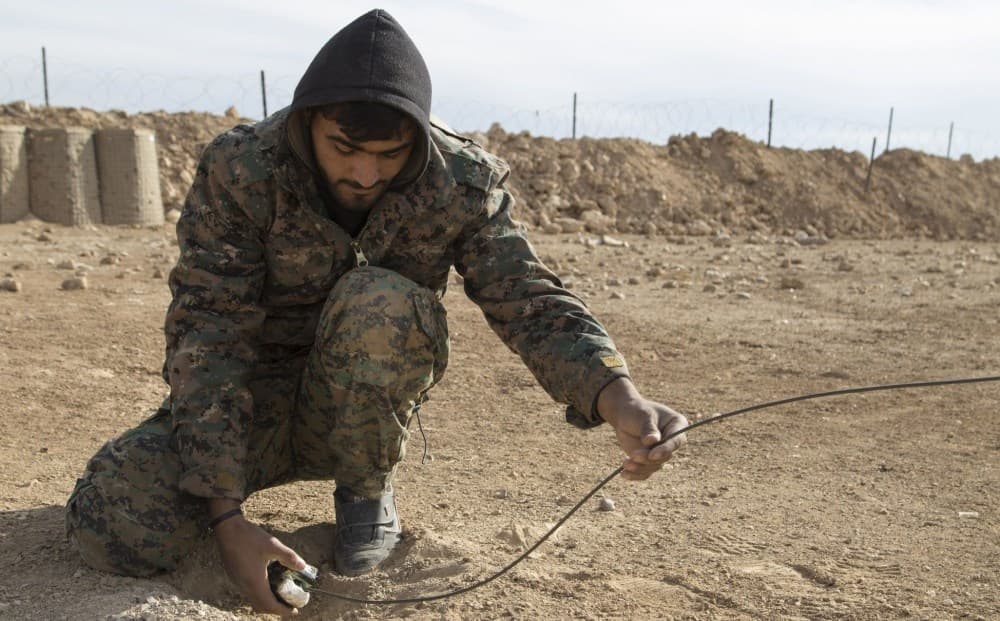 An SDF member receiving training from the US-led coalition in Syria. Photo: Sgt. Elizabeth Barlow/US Army