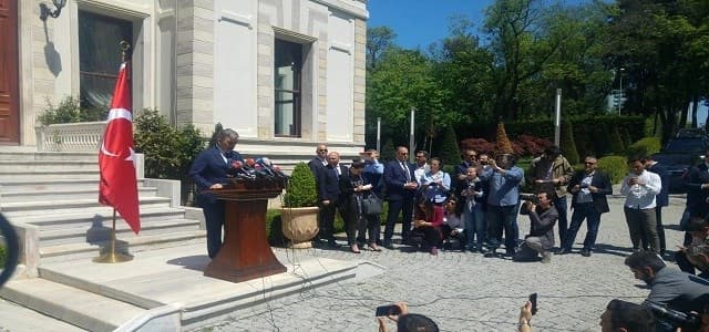 Abdullah Gul speaks to reporters in Istanbul, Turkey, on April 28, 2018. Photo: 
