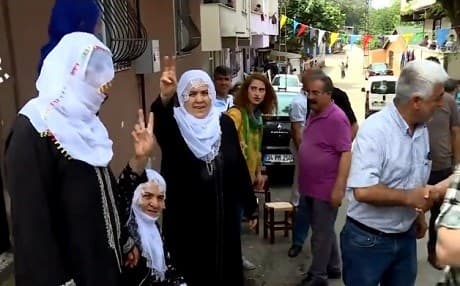 HDP pêşbîniya bidestxistina 100 kursiyên parlementoyê dike