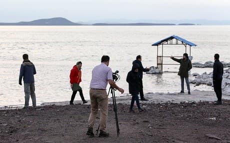 Iranian journalists visit the salt lake of Urmia in the country's northwest on December 8, 2018. Photo: Atta Kenare/AFP