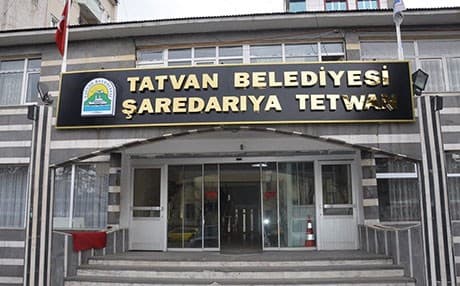 Tatvan Belediyesinin kaldırdığı Kürtçe tabela