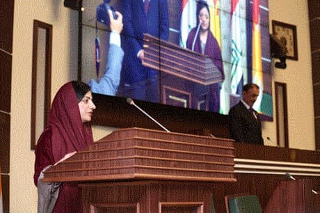 Female lawmaker taking oath of office in November 2018. Photo: parliament