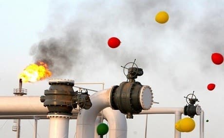 Balloons in the Kurdistan Region’s national colors are released during the official opening of the Khurmala oilfield, Erbil province, July 18, 2009. File photo: AFP